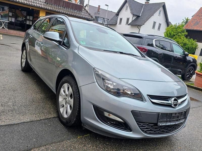 Silber Gebraucht 2015 Opel Astra Selection Kombi | 9.799 € (Fairer Preis) - Bild 1/4