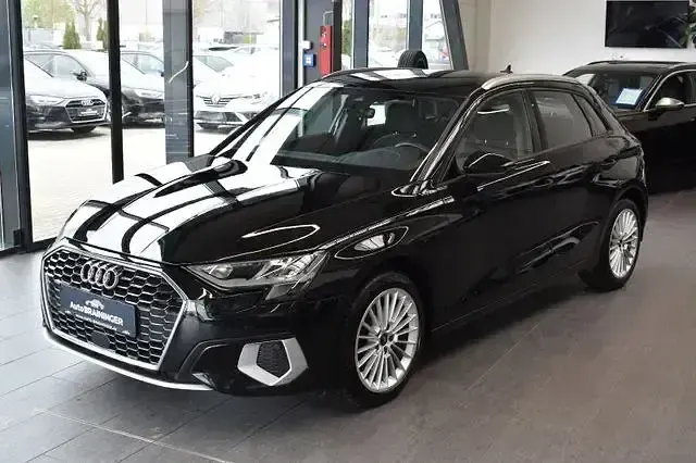 Gebraucht Audi A3 Advanced 150 PS (110 kW) 2022 Schwarz Limousine