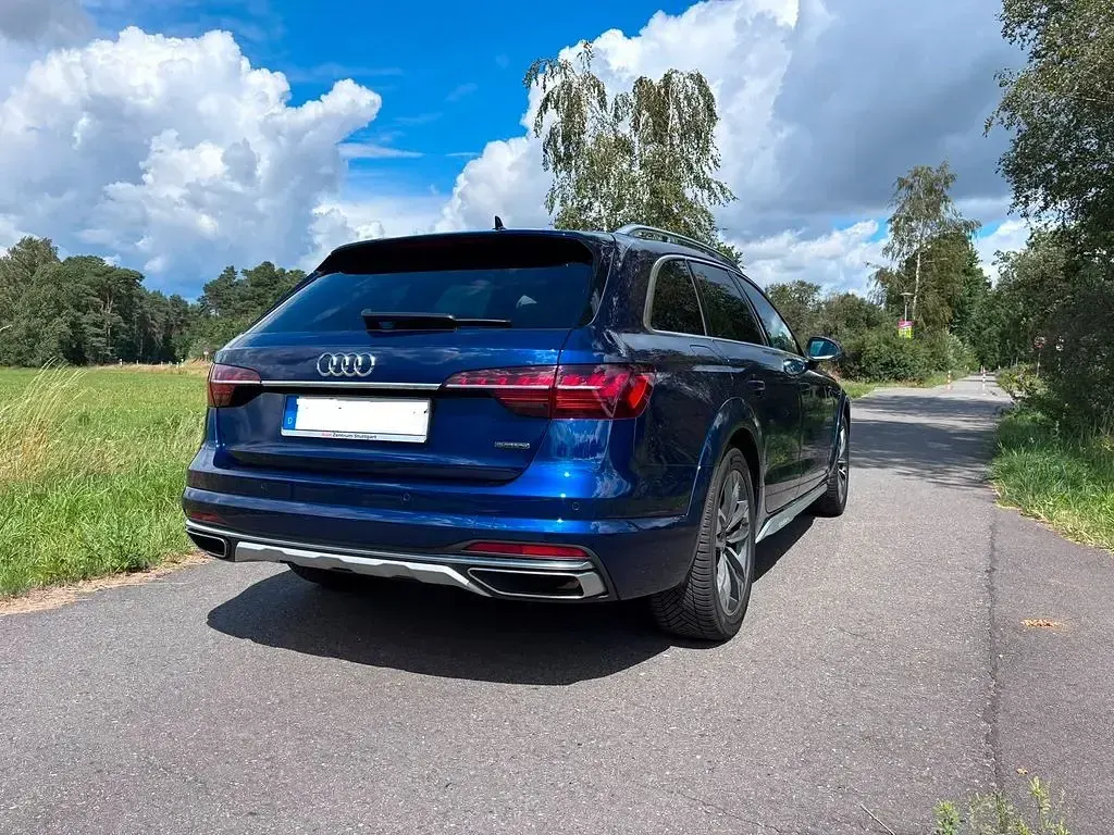 Gebraucht Audi A4 Allroad 265 PS (194 kW) 2022 Blau Kombi