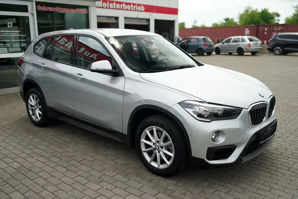 Gebraucht BMW X1 140 PS (102 kW) 2018 Glaciersilber SUV