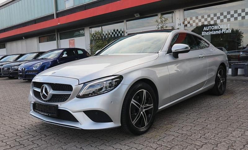 Gebraucht Mercedes C200 184 PS (135 kW) 2018 Silber Coupé