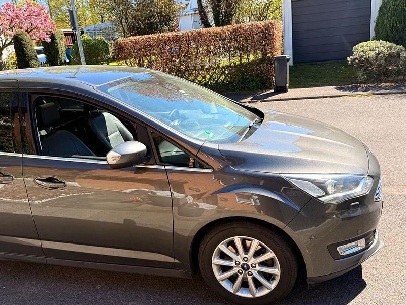 Second-hand Ford C-MAX Titanium 120 CP (88 kW) 2017 Gri Monovolum