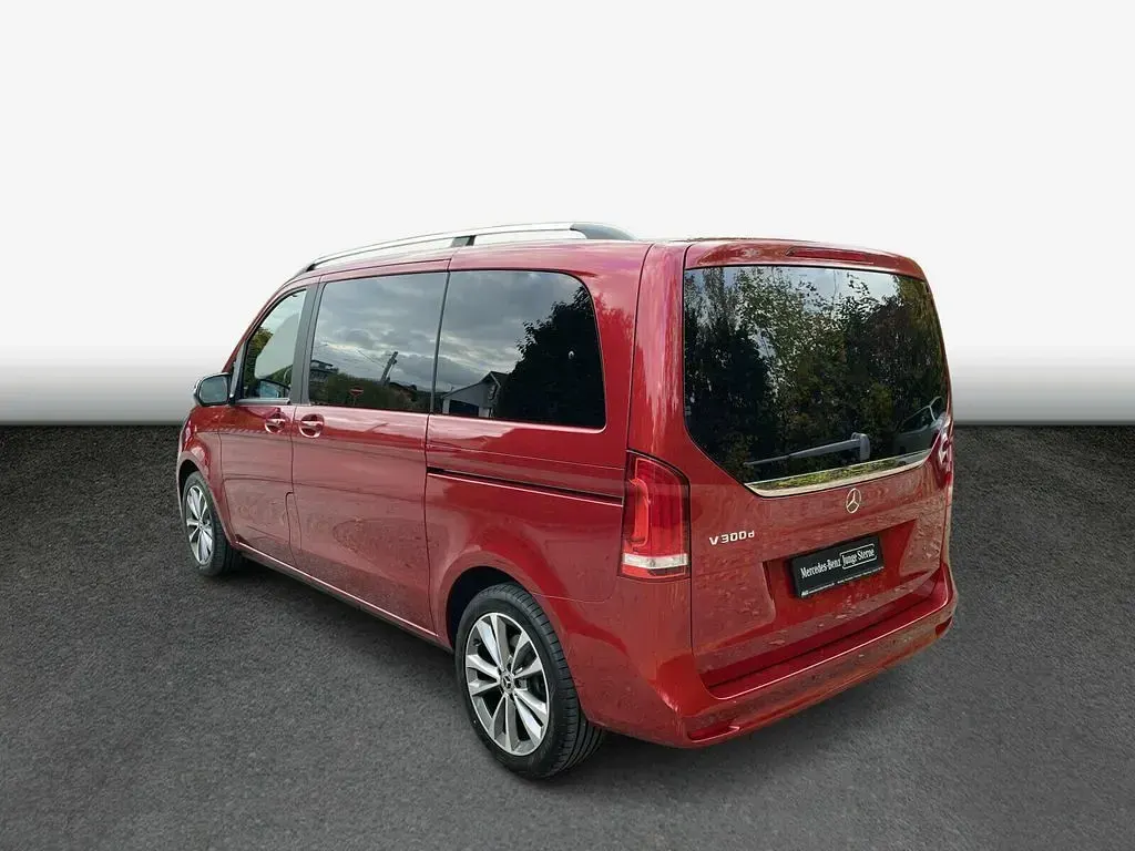 Gebraucht Mercedes V300 237 PS (174 kW) 2022 Hyazinthrot Van / Kleinbus