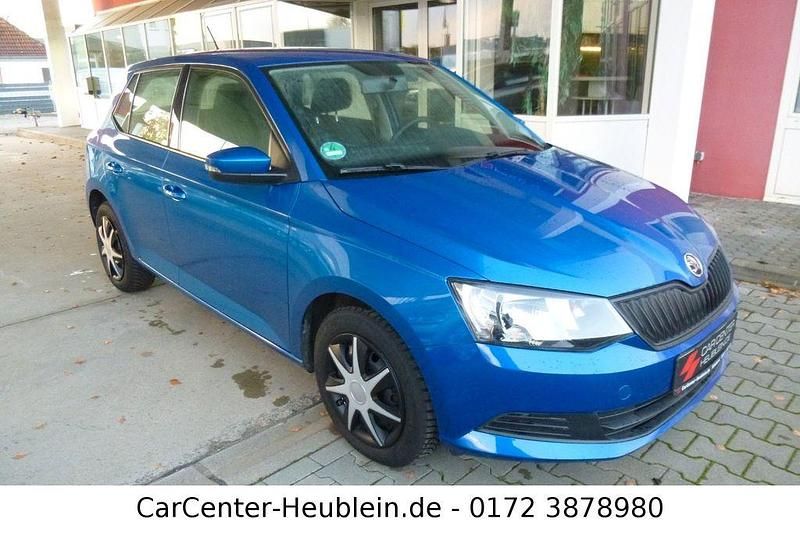 Blau Gebraucht 2017 Skoda Fabia Cool Edition Limousine | 9.990 € (Fairer Preis) - Bild 1/4
