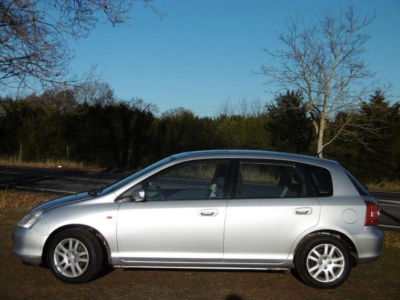 Gebraucht Honda Civic ES 110 PS (80 kW) 2002 Silber Limousine