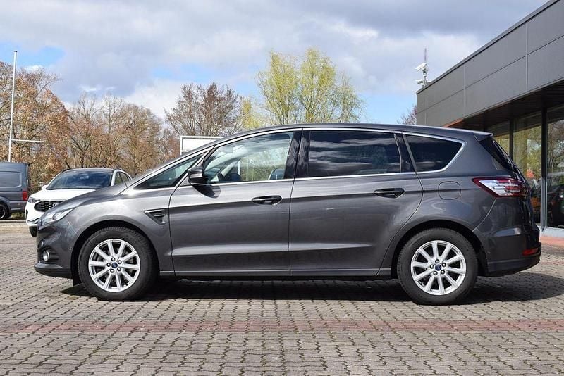 Gebraucht Ford S-MAX Titanium 160 PS (117 kW) 2017 Magneticgrau metallic Van / Kleinbus