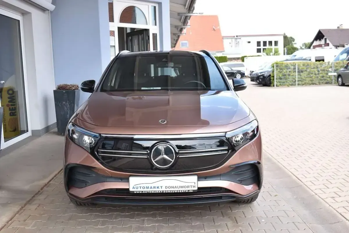 Gebraucht Mercedes EQA250+ AMG line 139 kW (190 PS) 2023 Gold metallic SUV