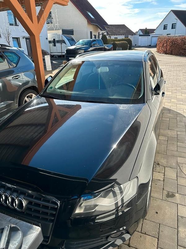 Gebraucht Audi A4 105 PS (77 kW) 2010 Schwarz Kombi