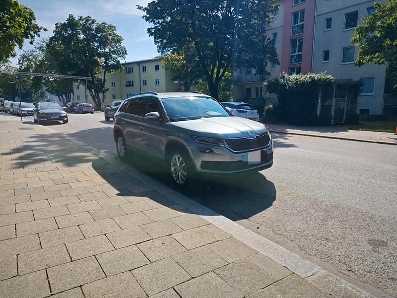 Grau Gebraucht 2018 Skoda Kodiaq SUV | 19.700 € (Guter Preis) - Bild 1/2