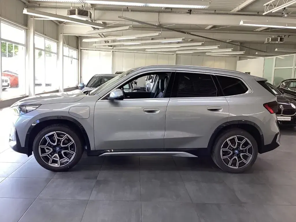 Gebraucht BMW X1 xLine 326 PS (239 kW) 2025 Spacesilber metallic SUV
