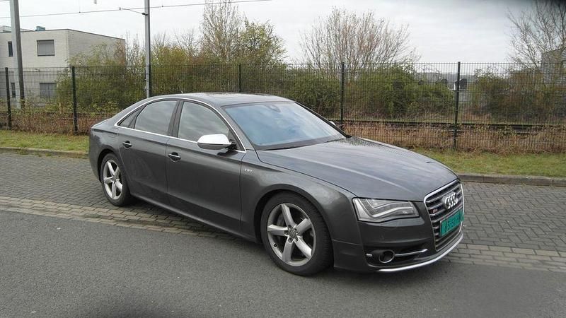 Gebraucht Audi S8 519 PS (381 kW) 2013 Grau Limousine