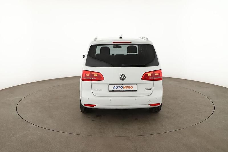 Gebraucht VW Touran Cup 140 PS (102 kW) 2015 Weiß Van / Kleinbus