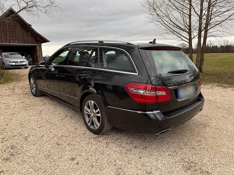 Occasion Mercedes E220 Avantgarde 170 ch (125 kW) 2012 Noir Berline