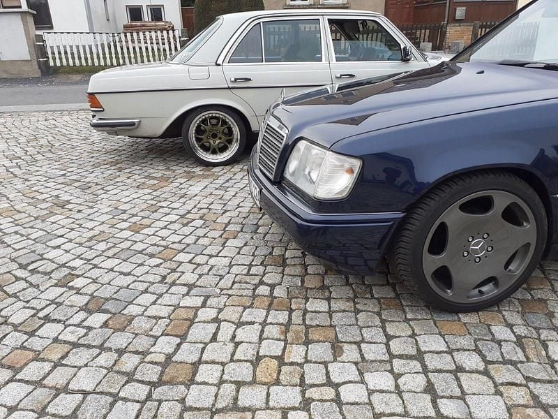 Gebraucht Mercedes E300 136 PS (100 kW) 1995 Blau Kombi