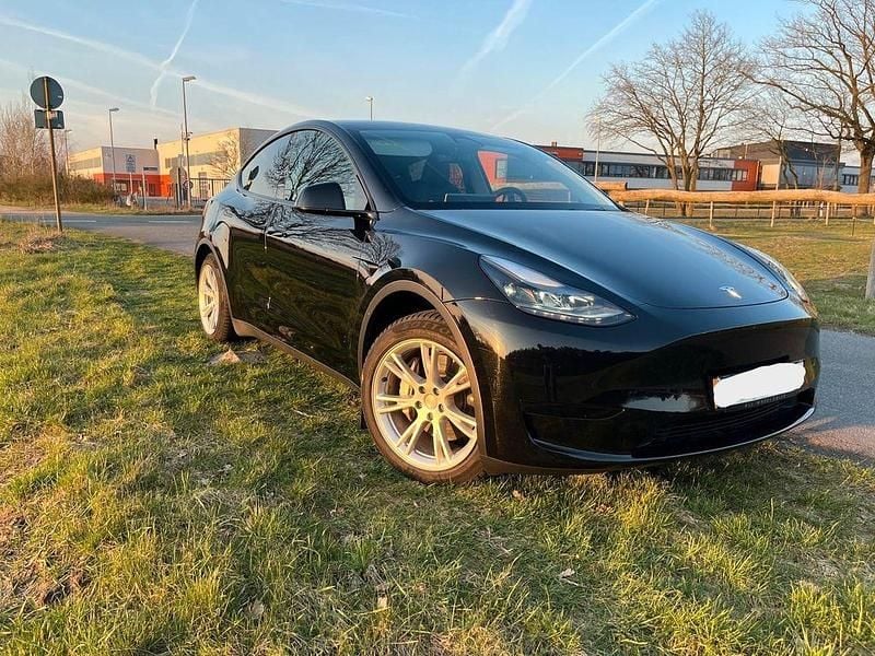 Gebraucht Tesla Model Y Standard Range 188 kW (256 PS) 2023 Schwarz SUV
