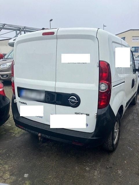 Second-hand Opel Combo 90 CP (66 kW) 2015 Alb Monovolum