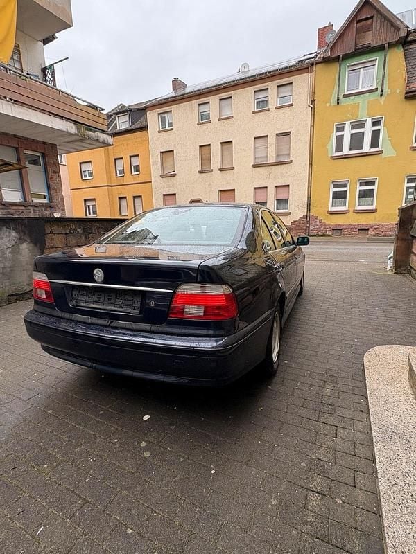Gebraucht BMW 525 163 PS (119 kW) 2001 Blau Limousine