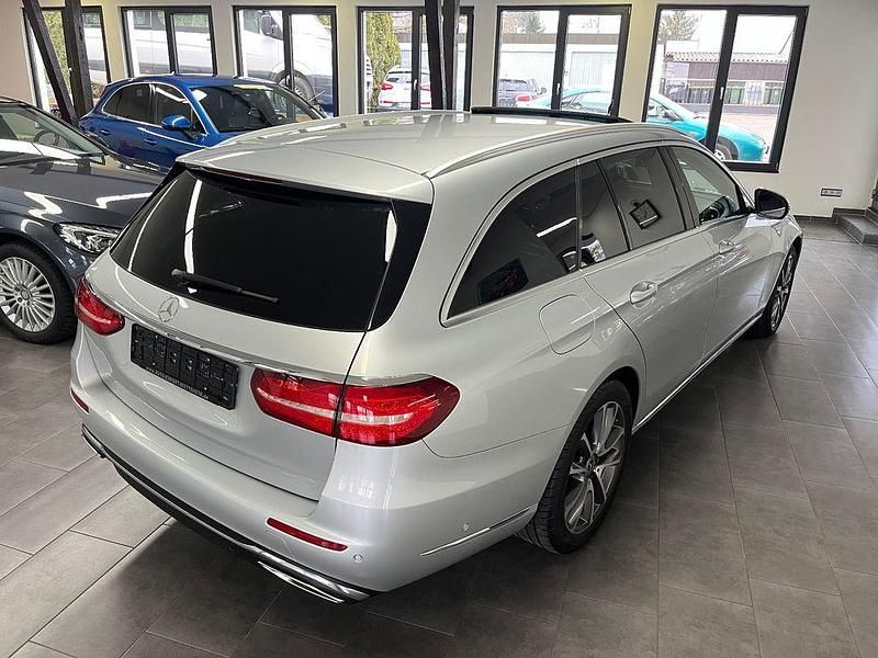 Gebraucht Mercedes E250 211 PS (155 kW) 2019 Silber Kombi