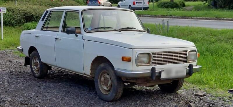 Weiß Gebraucht 1980 Wartburg 353 Limousine | 2.490 € - Bild 1/3