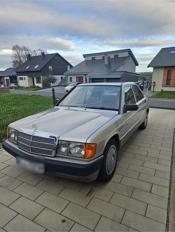 Gebraucht Mercedes 190 109 PS (80 kW) 1990 Limousine