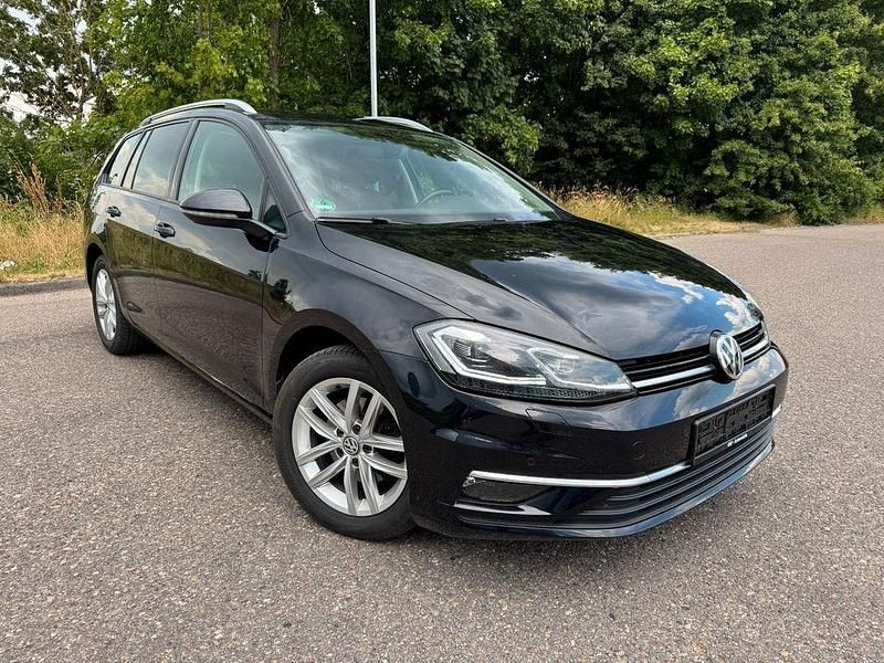 Schwarz Gebraucht 2017 VW Golf VII Comfortline Kombi | 10.400 € (Guter Preis) - Bild 1/4