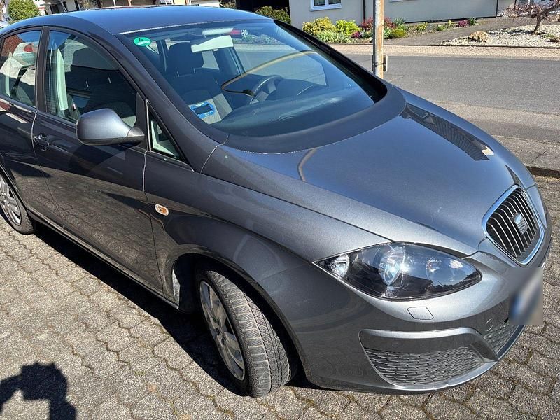 Gebraucht Seat Altea Reference 105 PS (77 kW) 2015 Grau Van / Kleinbus