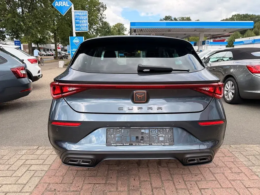 Gebraucht Cupra Leon Basis 150 PS (110 kW) 2023 Grau Limousine