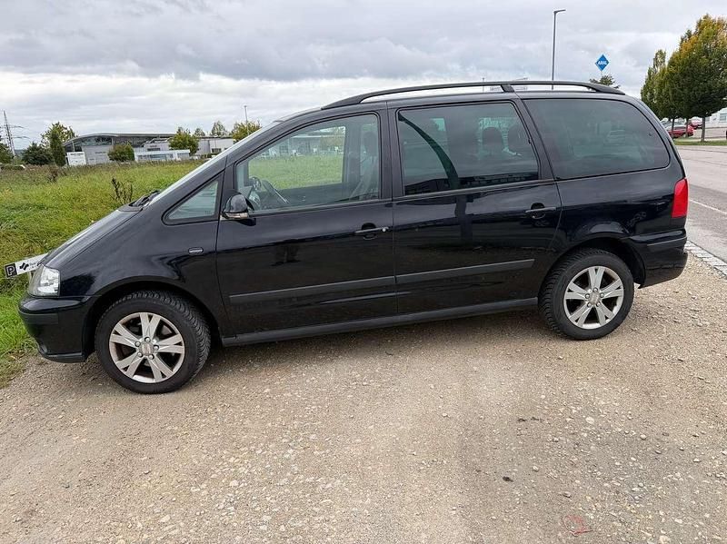 Second-hand Seat Alhambra Reference 140 CP (102 kW) 2009 Negru Monovolum