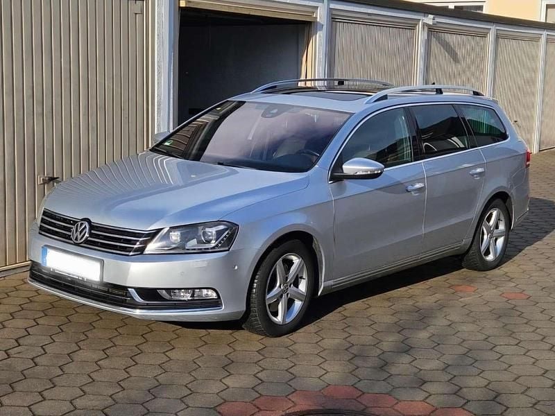 Silber Gebraucht 2013 VW Passat Exclusive Kombi | 14.850 € (Fairer Preis) - Bild 1/4