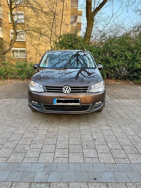 Gebraucht VW Sharan Comfortline 170 PS (125 kW) 2012 Braun Van / Kleinbus