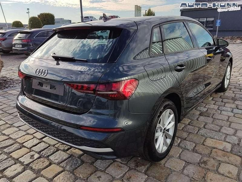 Neu Audi A3 150 PS (110 kW) 2025 Manhattangrau metallic Limousine