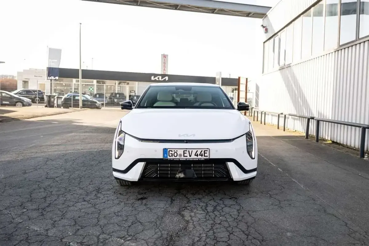 Gebraucht Kia EV4 GT-Line 150 kW (204 PS) 2025 Weiß metallic Limousine