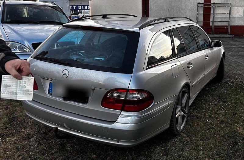 Gebraucht Mercedes E280 177 PS (130 kW) 2004 Silber Kombi