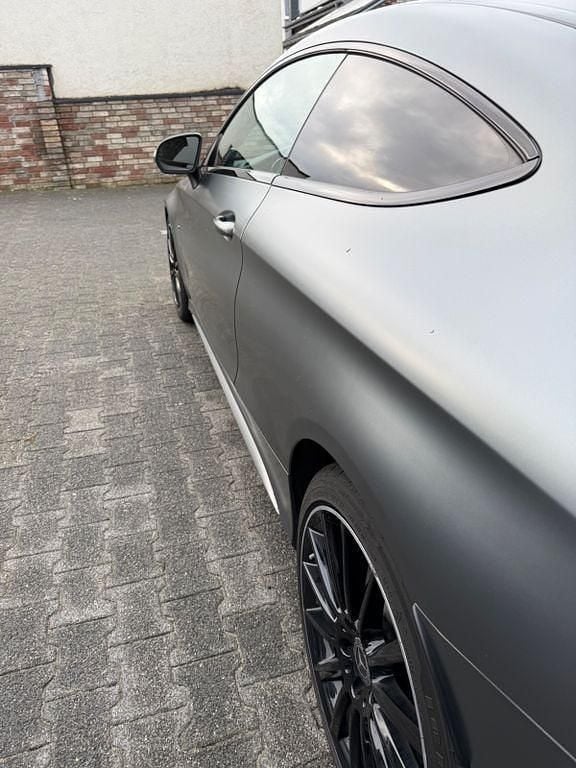 Gebraucht Mercedes C180 156 PS (114 kW) 2018 Grau Coupé