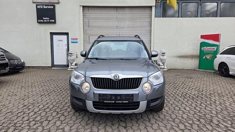Gebraucht Skoda Yeti Elegance 140 PS (102 kW) 2013 Seda steel/platin/steel grau SUV