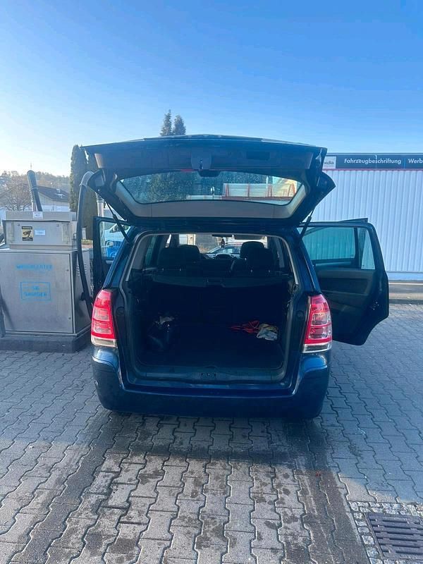 Gebraucht Opel Zafira 2011 Blau Van / Kleinbus