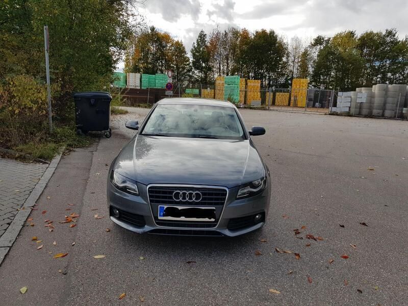 Grau Gebraucht 2011 Audi A4 Limousine | 14.490 € - Bild 1/4