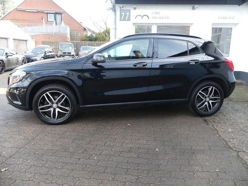 Gebraucht Mercedes GLA200 156 PS (114 kW) 2015 Schwarz SUV