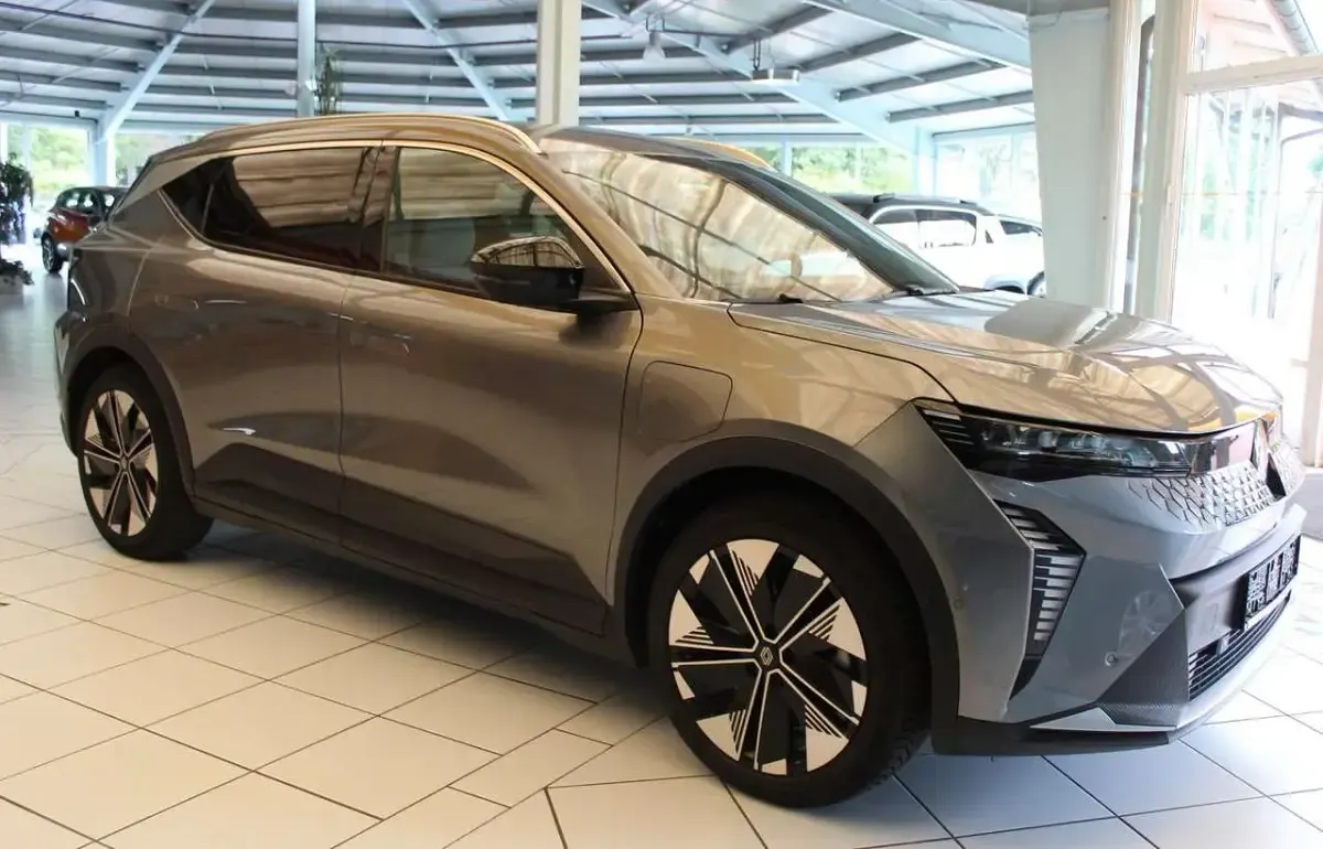 Gebraucht Renault Scenic E-Tech Techno 160 kW (218 PS) 2025 Dolomitgrau metallic (metallic) SUV