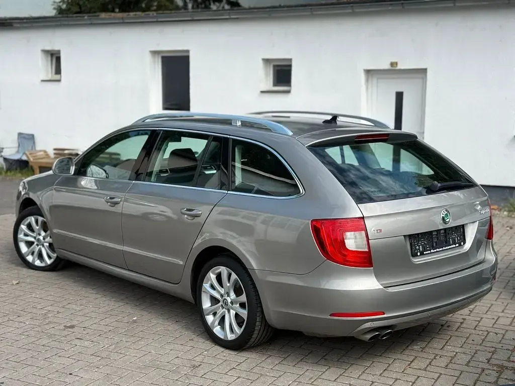 Gebraucht Skoda Superb Ambition 170 PS (125 kW) 2010 Beige Kombi
