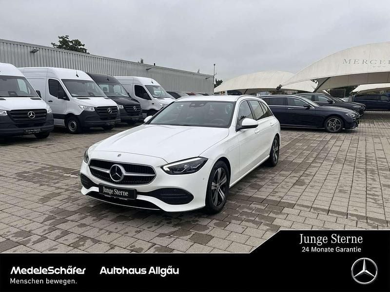 Unilack polarweiß Gebraucht 2023 Mercedes C200 Avantgarde Kombi | 33.290 € (Fairer Preis) - Bild 1/4