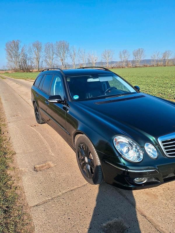 Schwarz Gebraucht 2007 Mercedes E350 Kombi | 6.050 € (Superpreis) - Bild 1/4