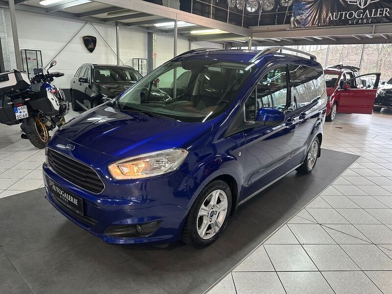 Indicblau metallic Gebraucht 2015 Ford Tourneo Courier Titanium Van / Kleinbus | 5.400 € (Superpreis) - Bild 1/4