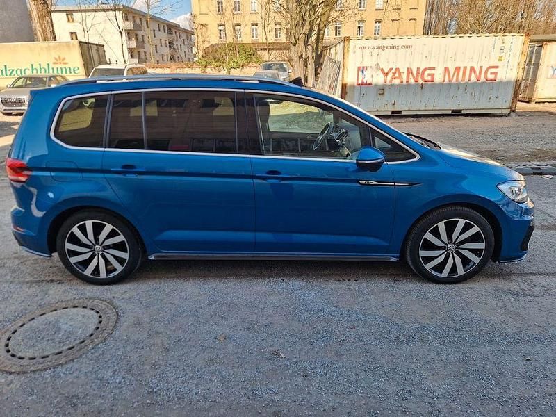 Gebraucht VW Touran Highline 179 PS (131 kW) 2017 Blau Van / Kleinbus
