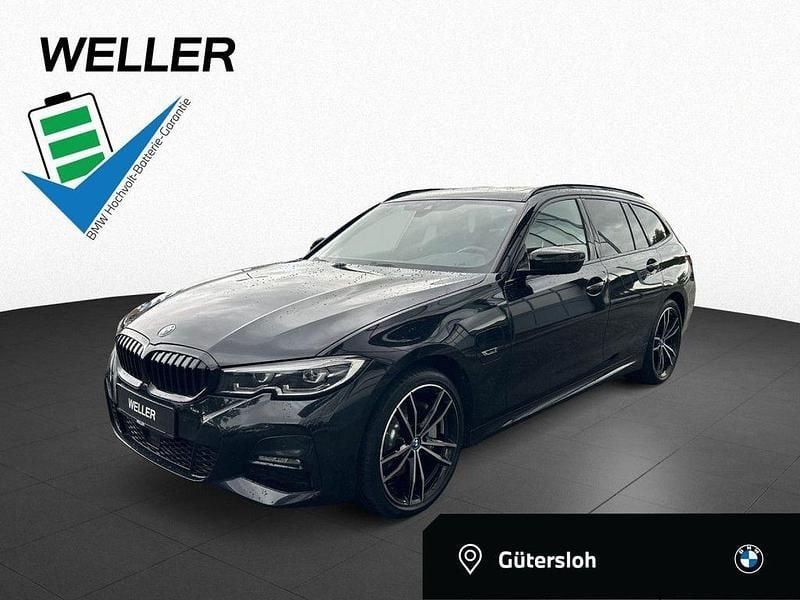 Black sapphire (schwarz) Gebraucht 2022 BMW 330e Shadowline Kombi | 29.950 € (Guter Preis) - Bild 1/4