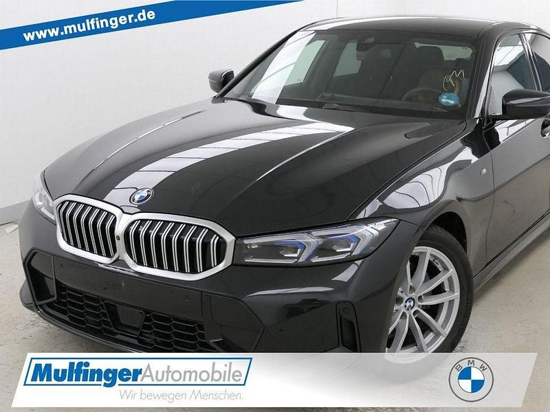 Black sapphire (metallic) Gebraucht 2024 BMW 320 M Sport Limousine | 37.969 € (Guter Preis) - Bild 1/4