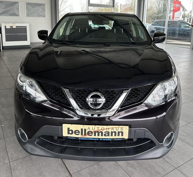 Gebraucht Nissan Qashqai Acenta 116 PS (85 kW) 2016 Violett SUV