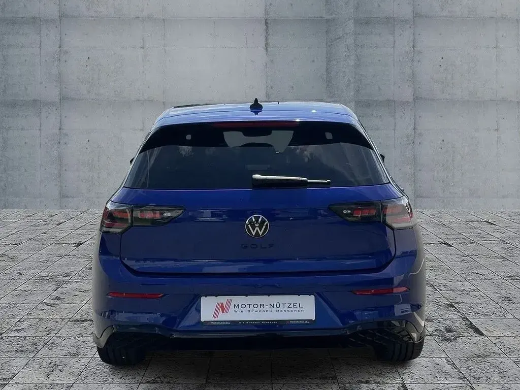 Neu VW Golf VIII R-line 150 PS (110 kW) 2026 Blau Limousine