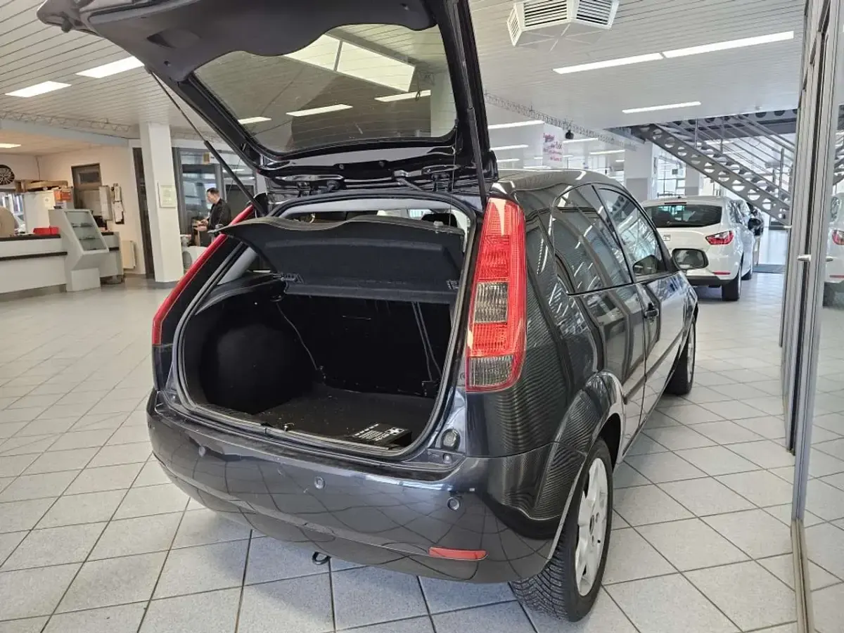 Gebraucht Ford Fiesta 80 PS (58 kW) 2005 Schwarz Kleinwagen