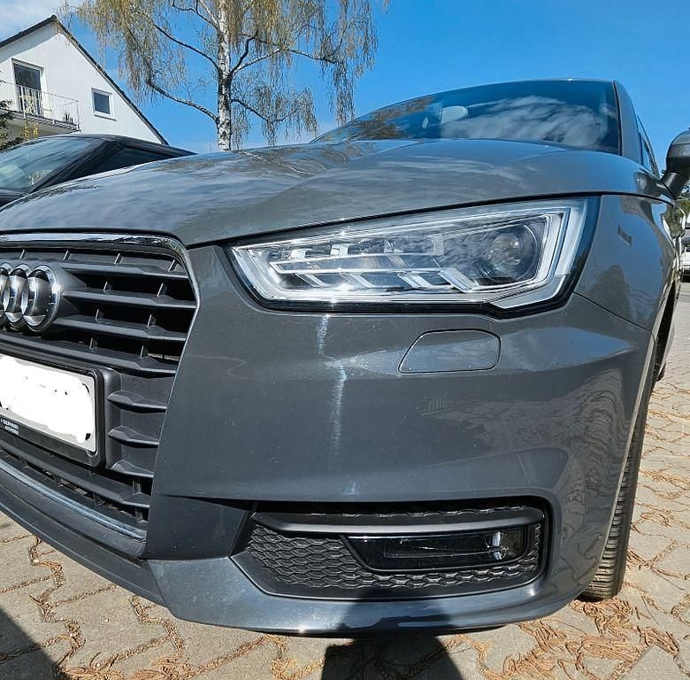 Gebraucht Audi A1 Sportback 125 PS (91 kW) 2014 Grau Kleinwagen
